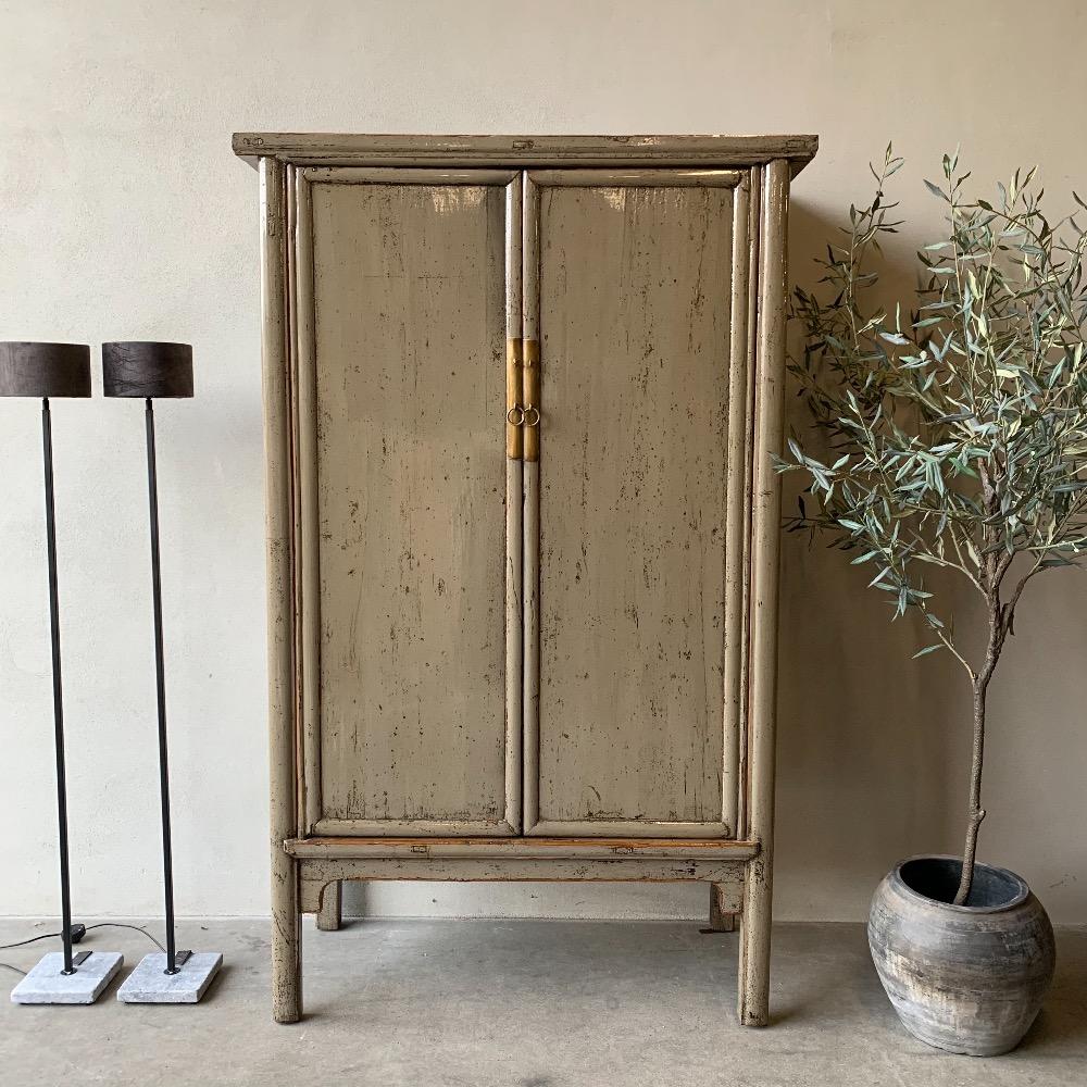 Unieke 2 deurs hoogglans kast oud olijf groen  