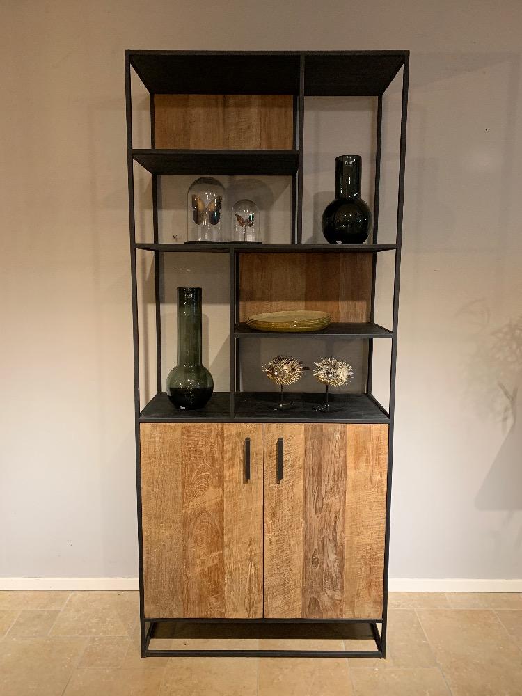 Boekenkast teak 2 deurs