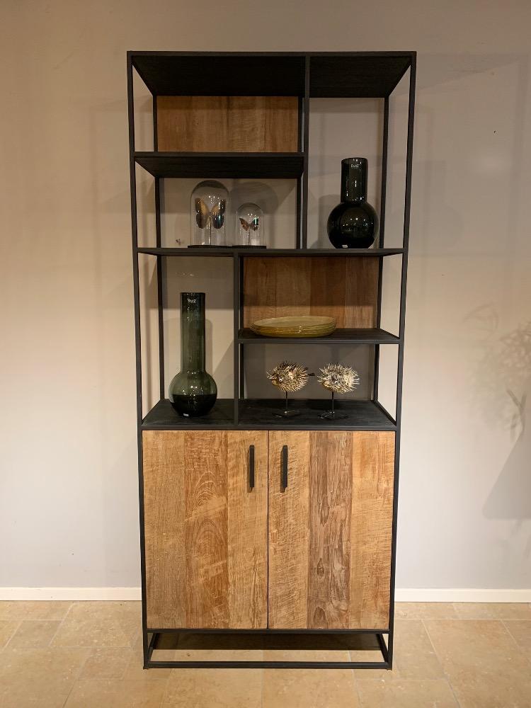 Boekenkast teak 2 deurs 