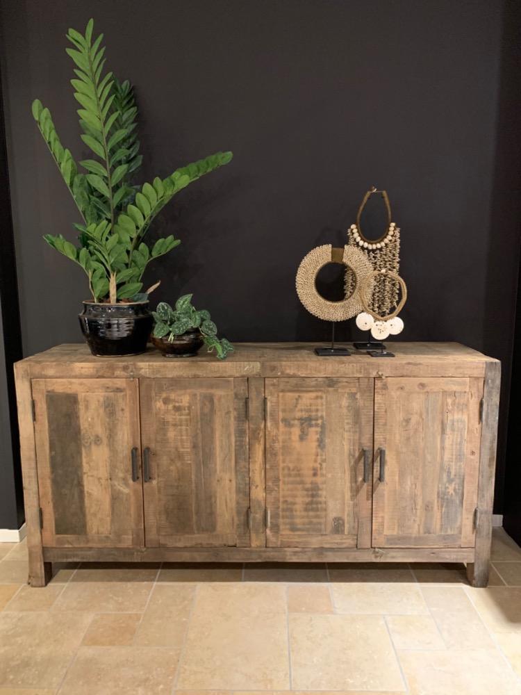 Stoer Dressoir Teun, met 4 stoere handgrepen