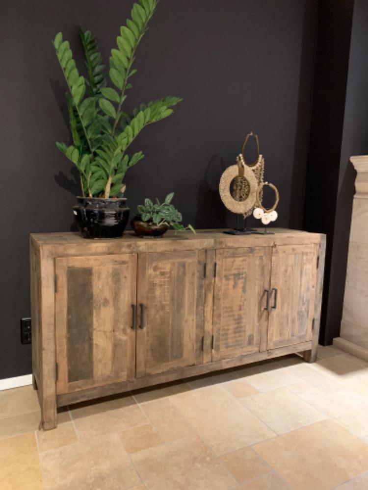 Stoer Dressoir Teun, met 4 stoere handgrepen