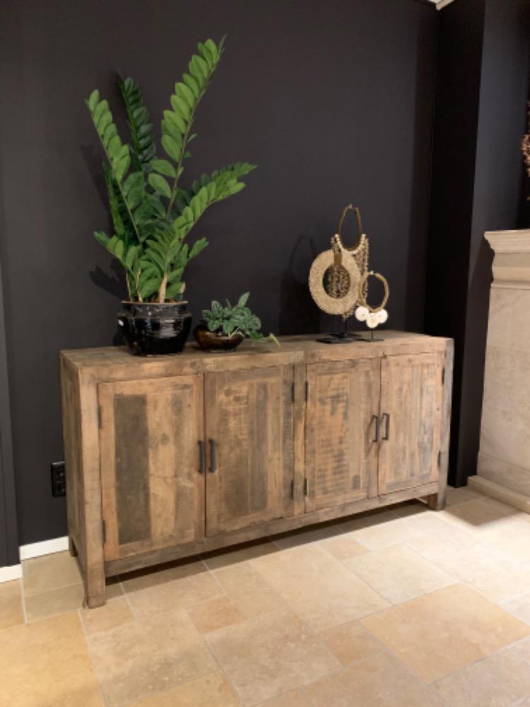 Stoer Dressoir Teun, met 4 stoere handgrepen