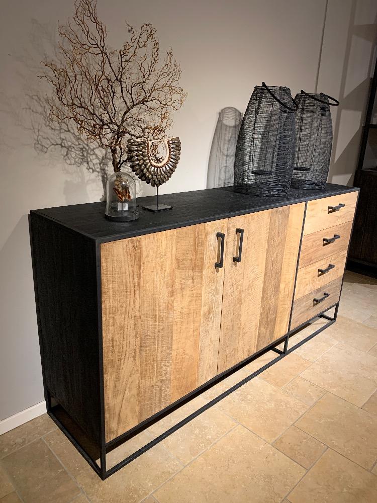 Dressoir teak 2 deurs 4 lade