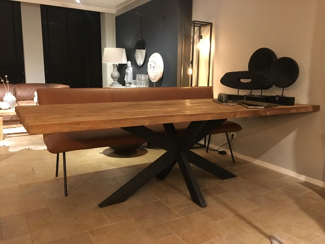 Eettafel teak met spinpoot