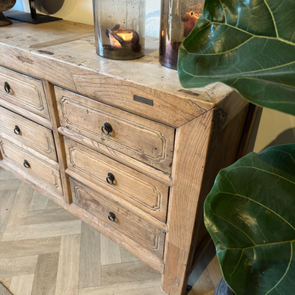 Gave oude Chinese dressoir met 9 lade blank