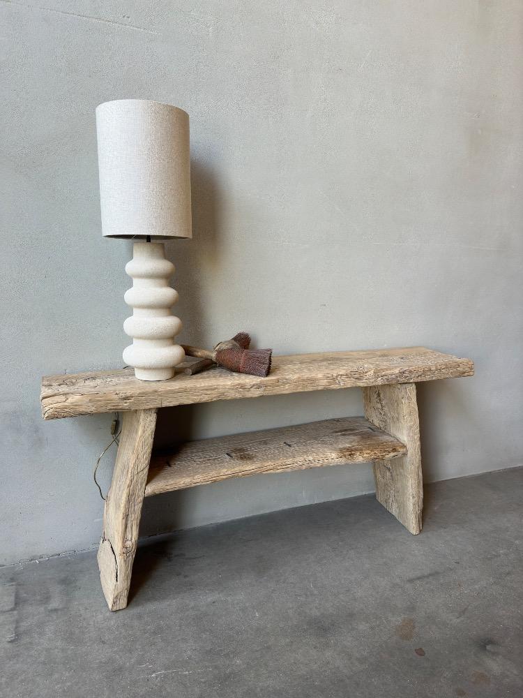 Gave robuuste wandtafel van old elm met legplank