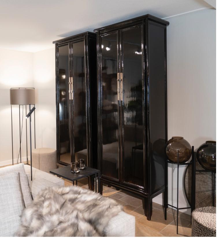 Hoogglans 2 deurskast Babs zwart