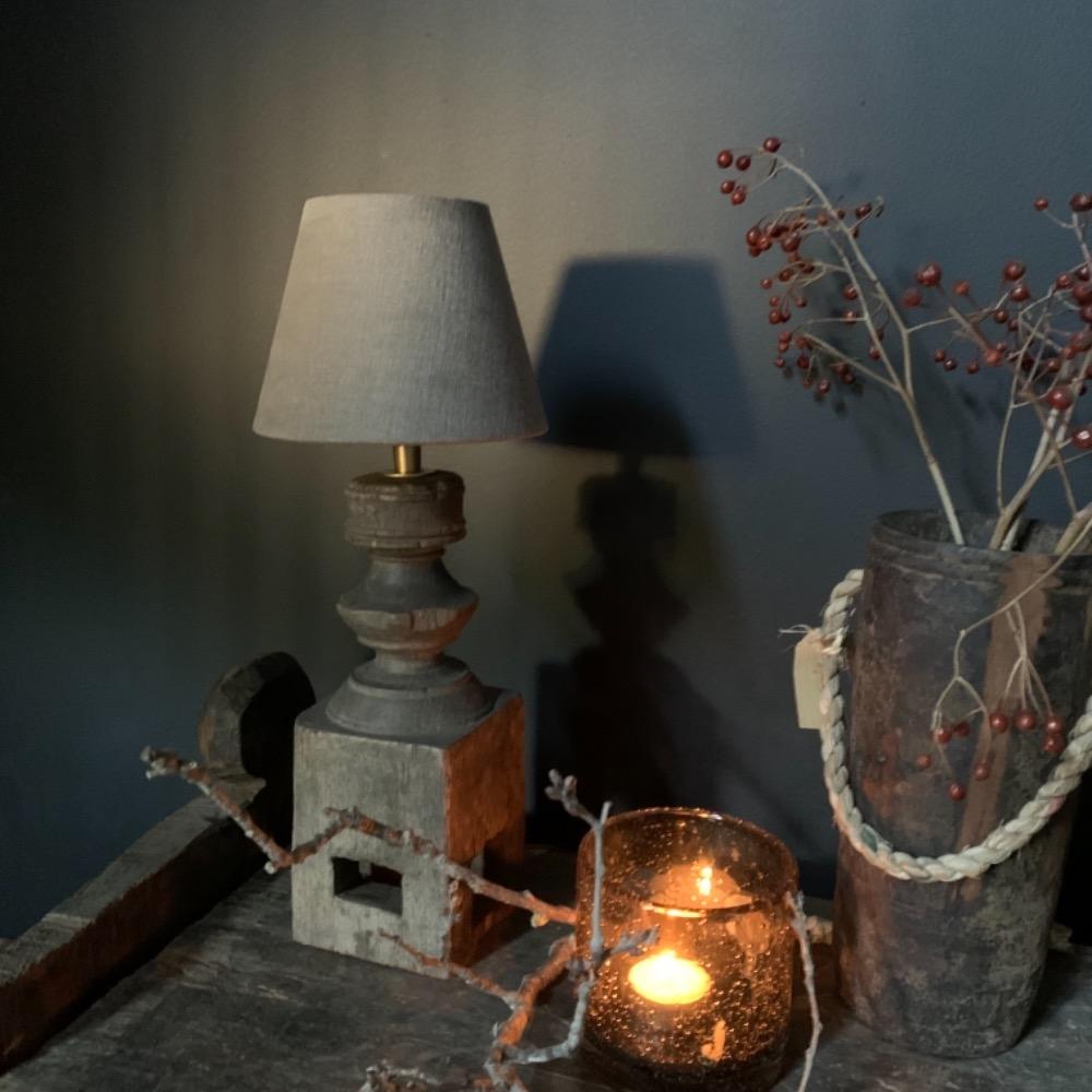 Houten balusterlamp smal Aura Peeperkorn 