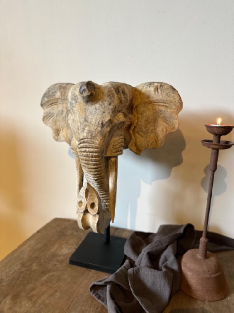 Houten Olifant op voet