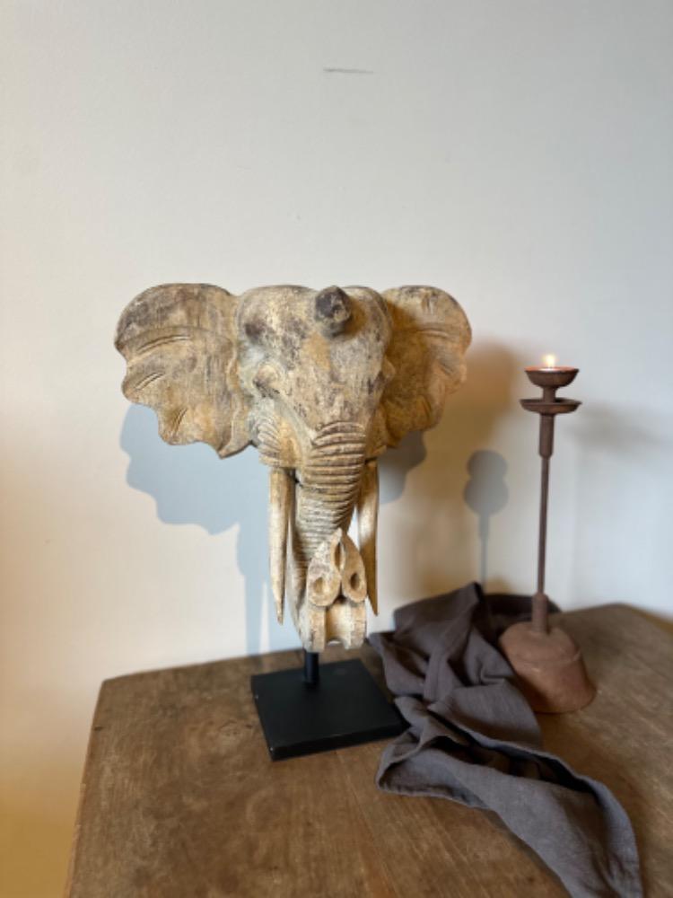 Houten Olifant op voet