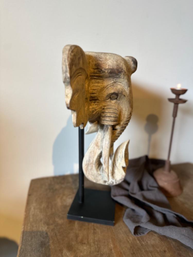 Houten Olifant op voet