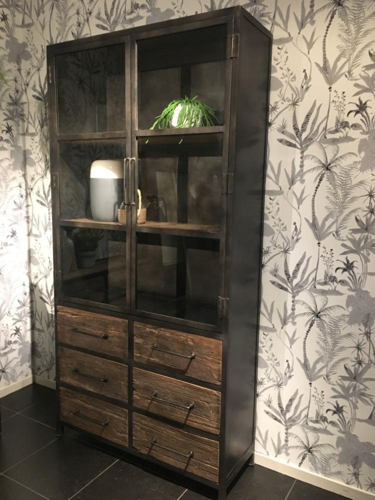 Industriële vitrinekast 