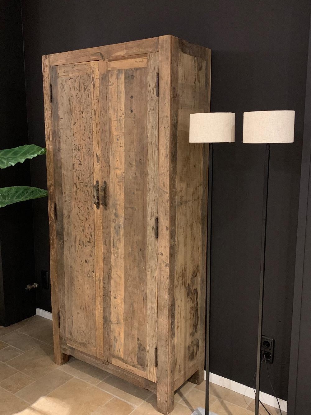 Kast 2 deurs oud hout