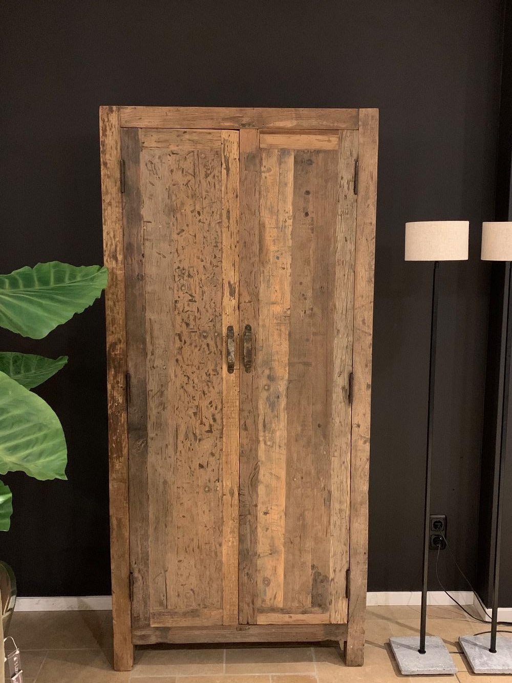 Kast 2 deurs oud hout