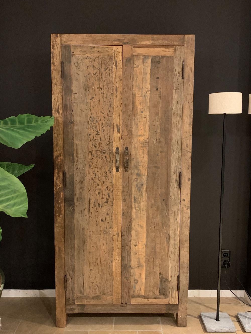 Kast 2 deurs oud hout