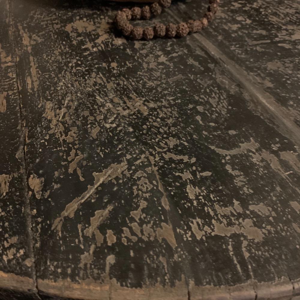 Ronde eettafel oud zwart elm hout 