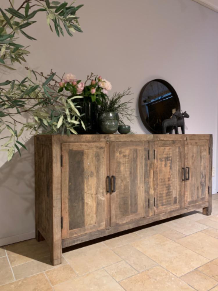 Stoer dressoir Bas, met 4 deuren