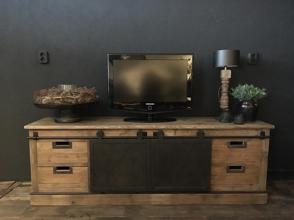  stoer industriële  tv kast