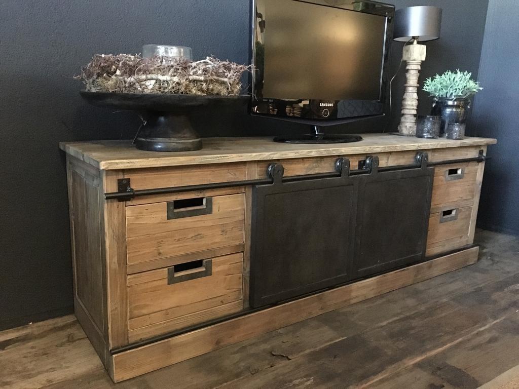  stoer industriële  tv kast