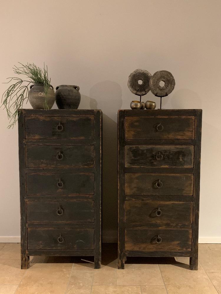 Stoere robuuste ladekast oud zwart