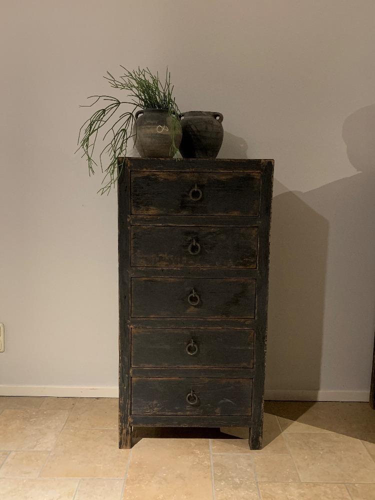 Stoere robuuste ladekast oud zwart