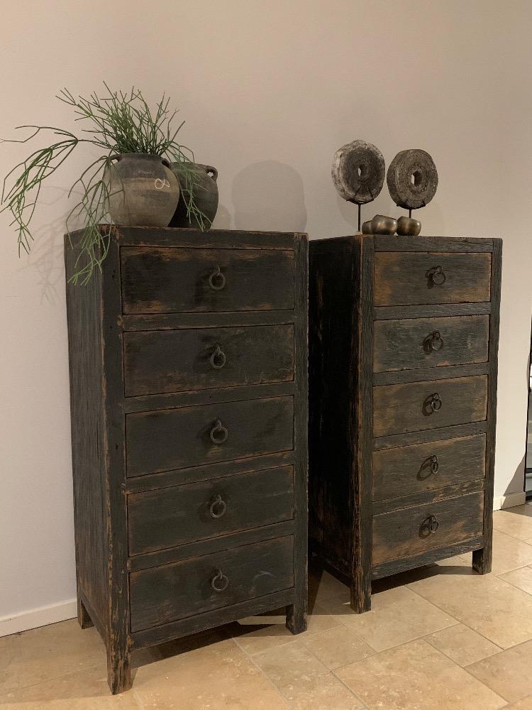 Stoere robuuste ladekast oud zwart