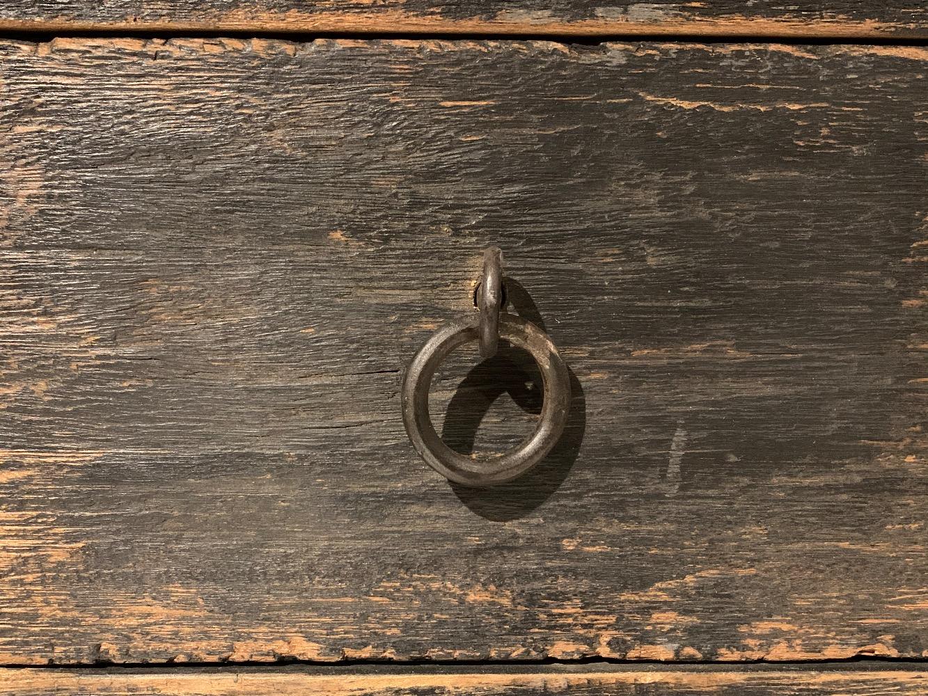 Stoere wandtafel van oud hout