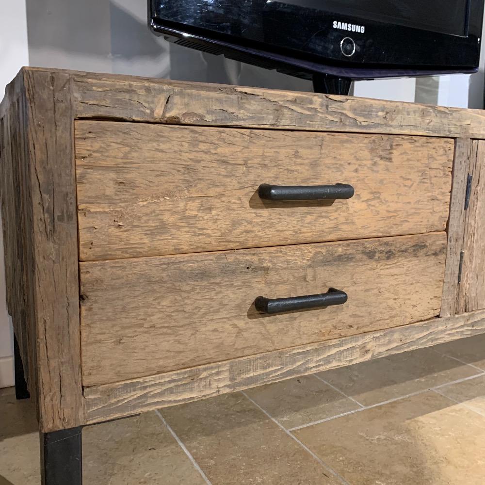 Tv meubel met stalen poten 240 cm