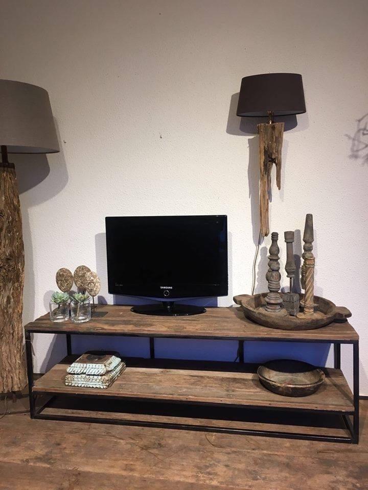 Tv meubel oud hout ijzer onderstel