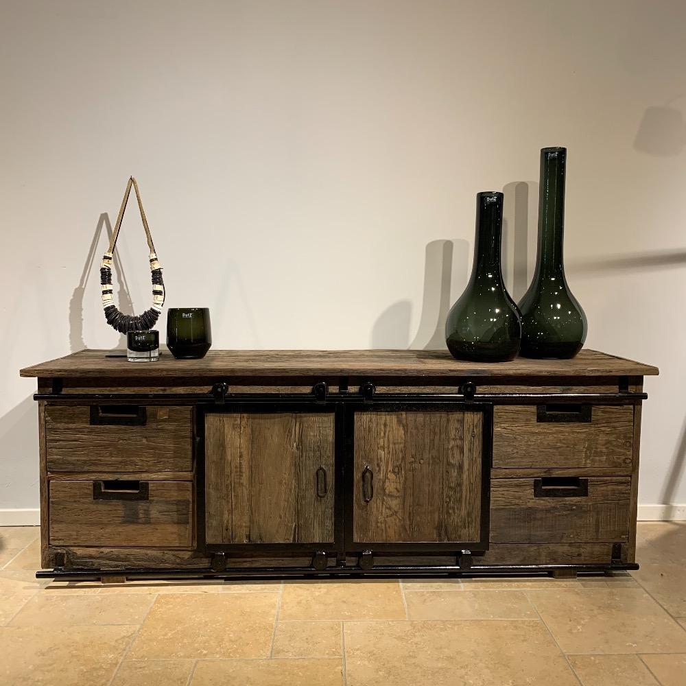 Tv meubel robuust hout met schuifdeuren 