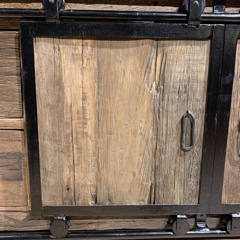 Tv meubel robuust hout met schuifdeuren 