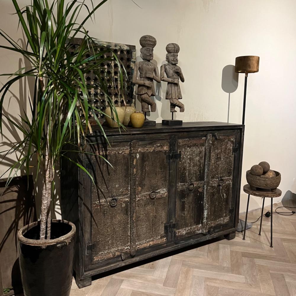 Uniek dressoir India 4 deurs old black