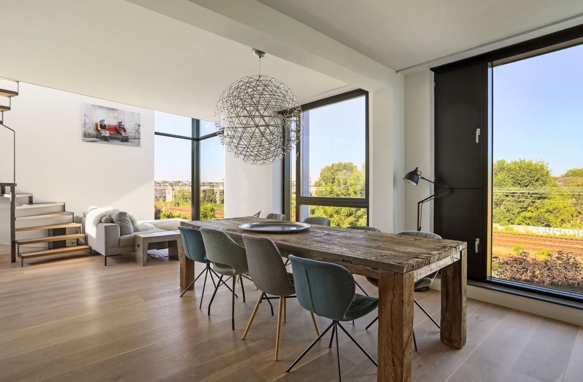 Unieke Elm houten eettafel 