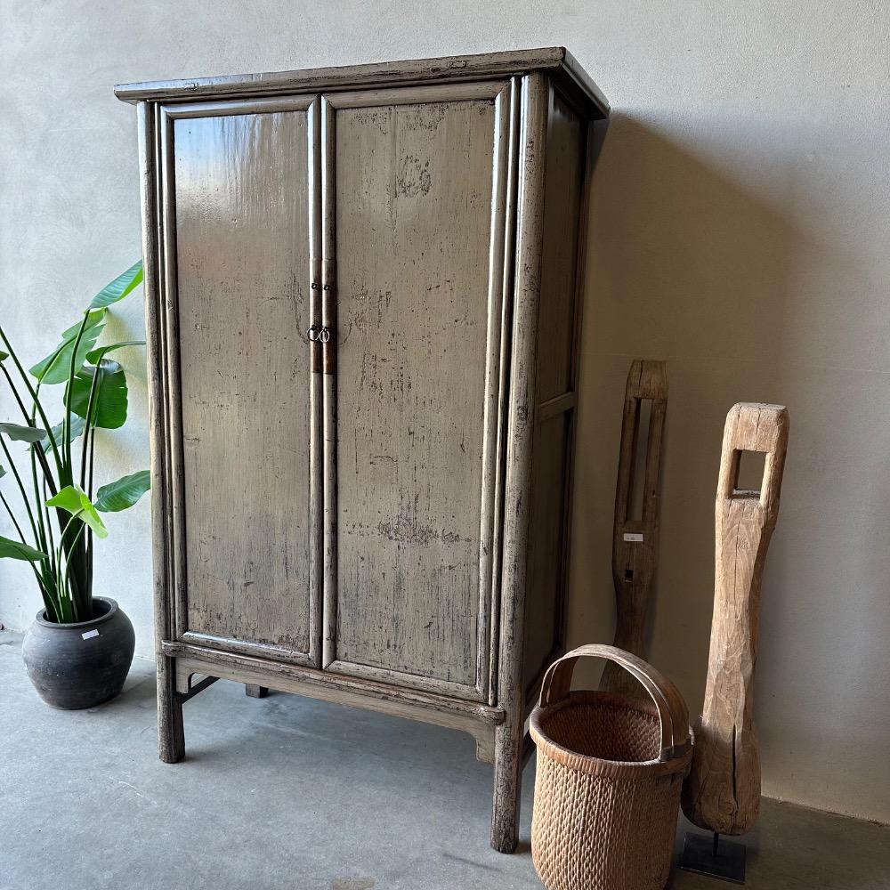 Unieke hoogglans 2 deurskast oud Jade olijf groen 