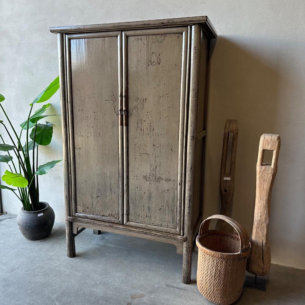 Unieke hoogglans 2 deurskast oud Jade olijf groen 