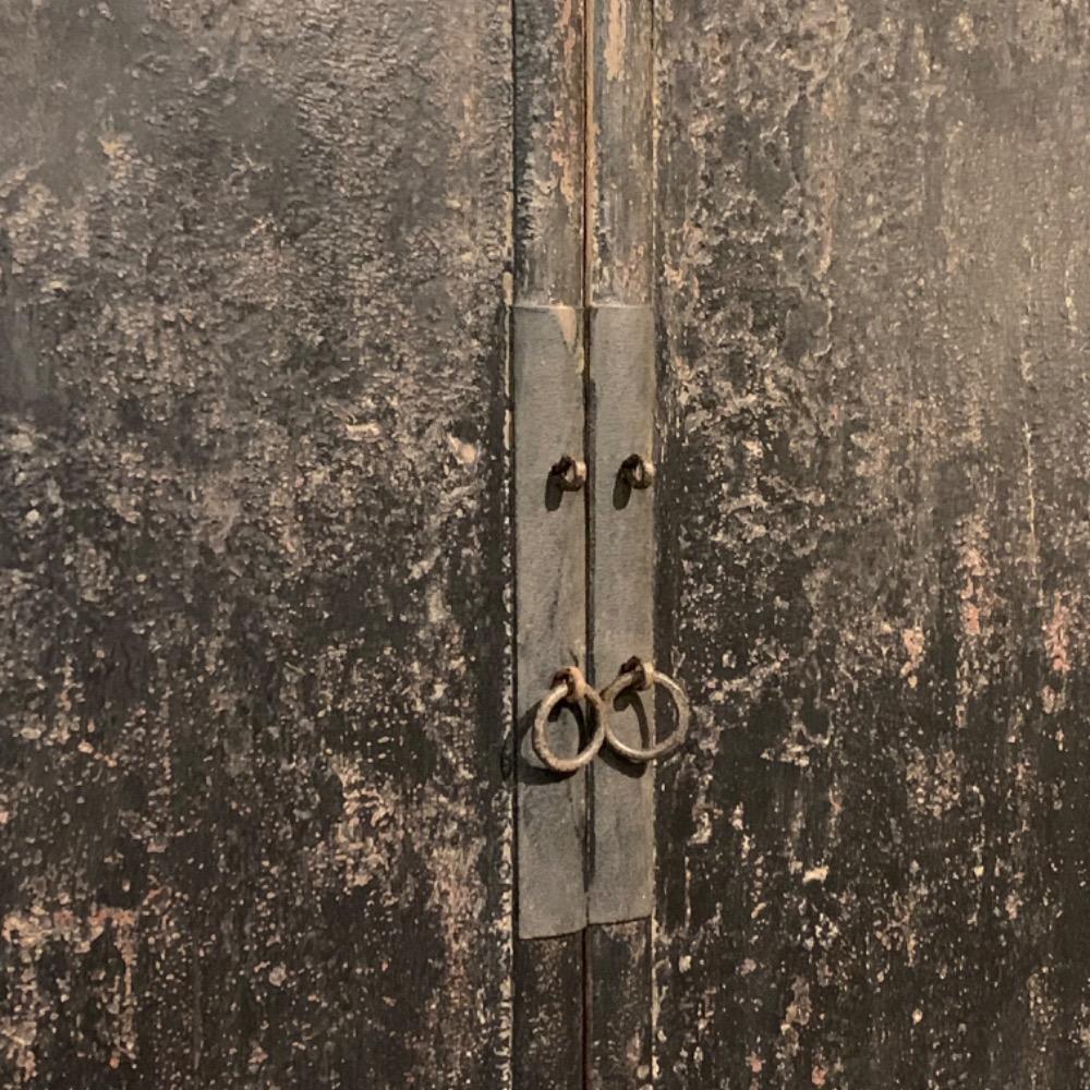 Unieke oude Chinese 2 deurskast old black 