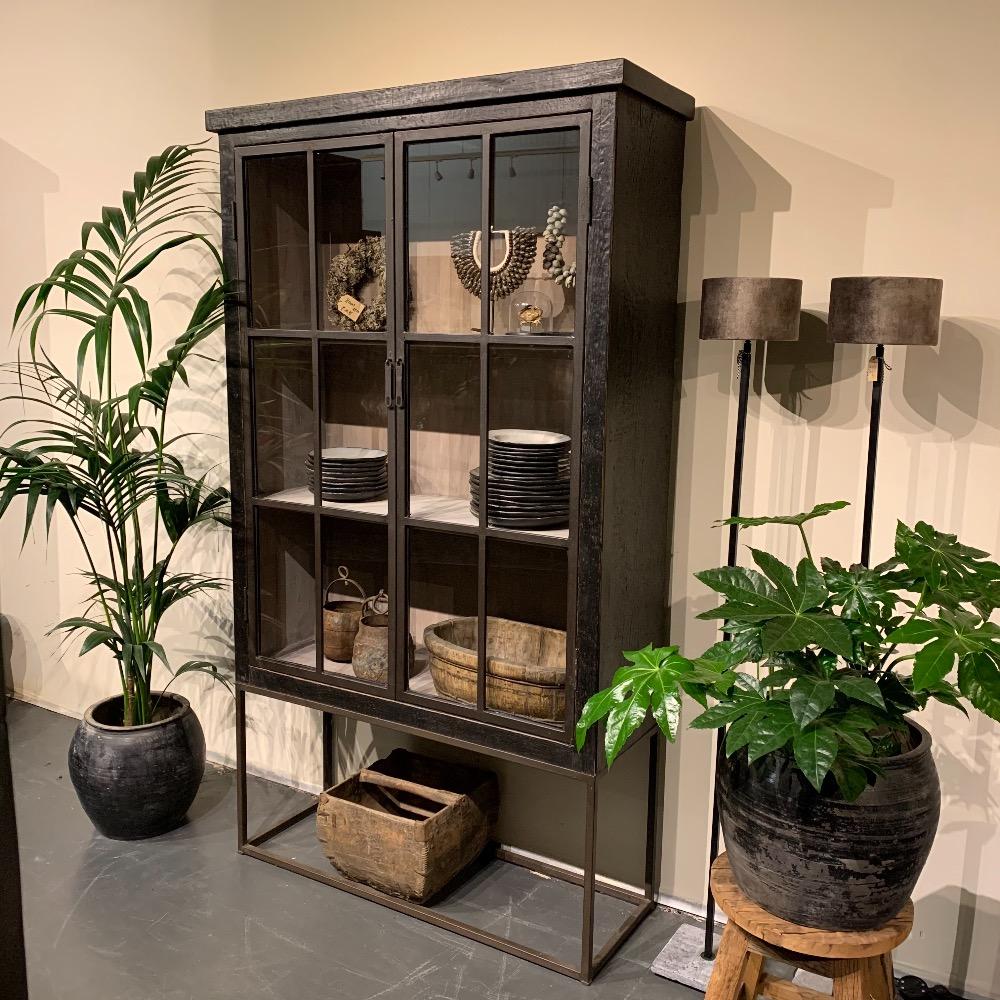 Vitrine kast smal, oud elm